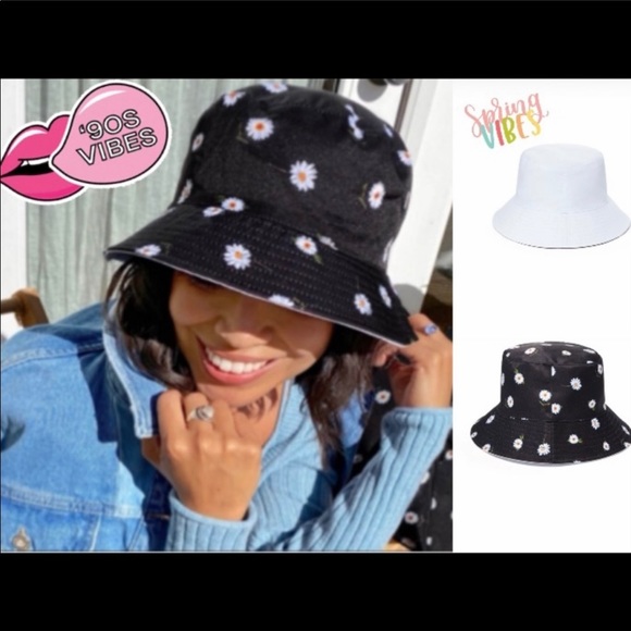 Alice+olivia reversible bucket hat navy w/daisy’s - Picture 6 of 7